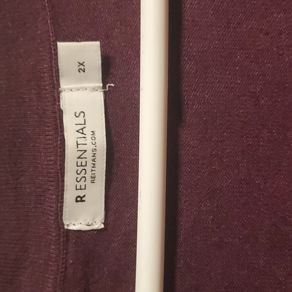 R Essentials sweater - Picture 2 of 4